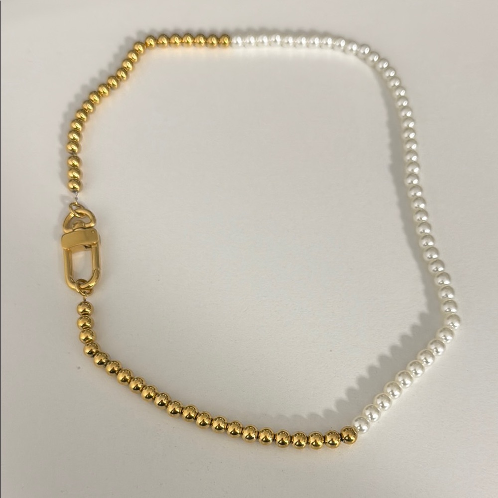 Elegant Gold and White Beaded Necklace